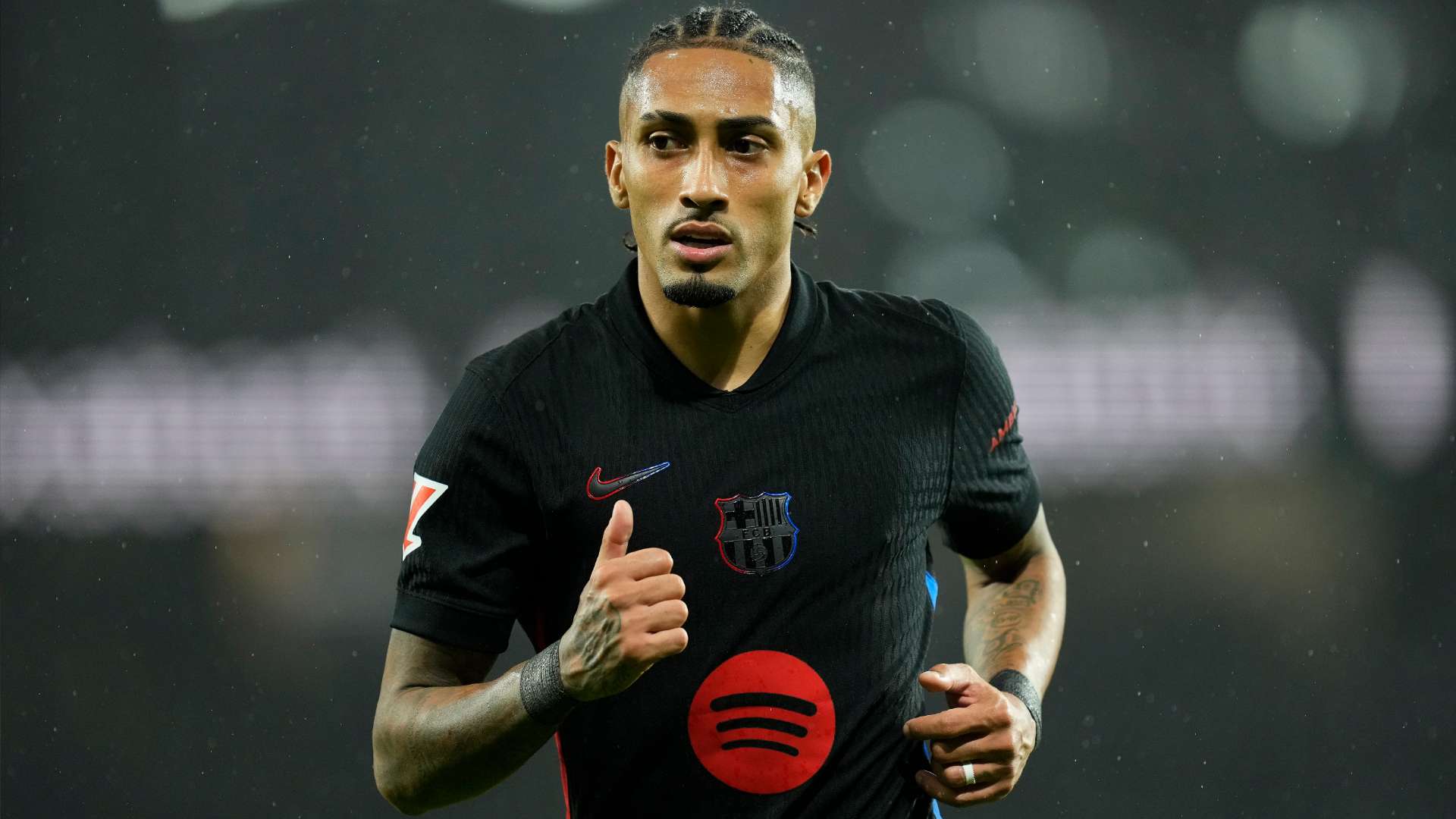 尤为突出 尤为突出